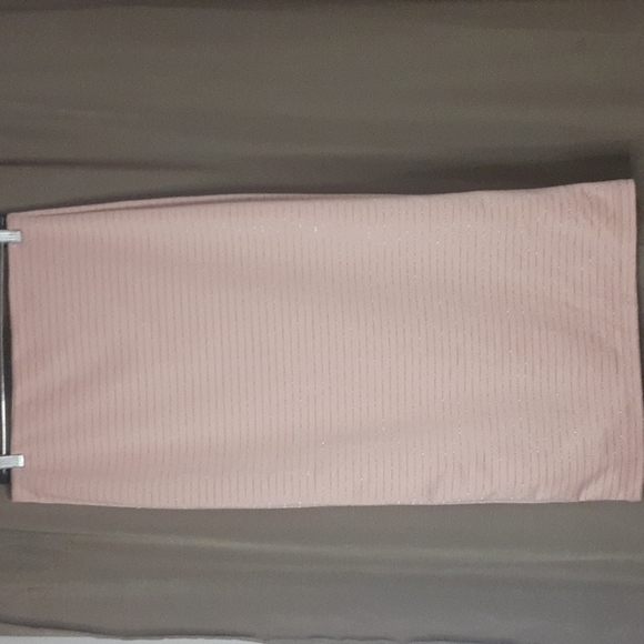 Emi & Joe Pencil Skirt Size Medium - Picture 6 of 6